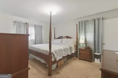 Bedroom - 154 Willowdell Dr, Toccoa, GA 30577 photo 3 of 7
