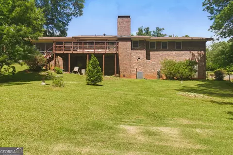 Exterior - 154 Willowdell Dr, Toccoa, GA 30577 photo 7 of 9