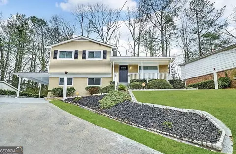 815 Magna Carta Dr NW, Atlanta, GA 30318
