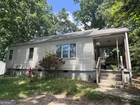 530 Whitley Dr, Forest Park, GA 30297