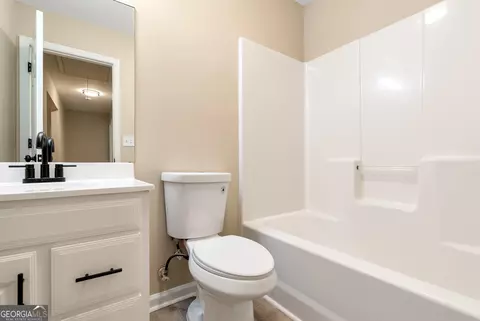 Bath - 235 Baugh St, Commerce, GA 30529 photo 3 of 3