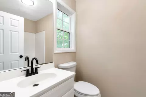 Bath - 235 Baugh St, Commerce, GA 30529 photo 1 of 3