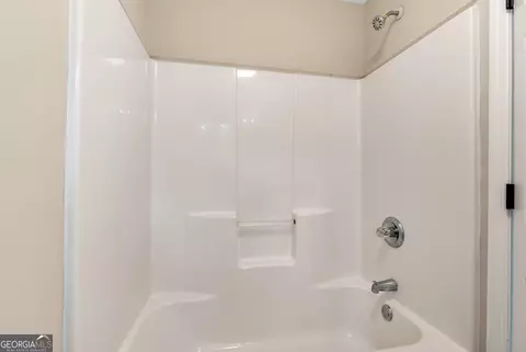 Bath - 235 Baugh St, Commerce, GA 30529 photo 2 of 3
