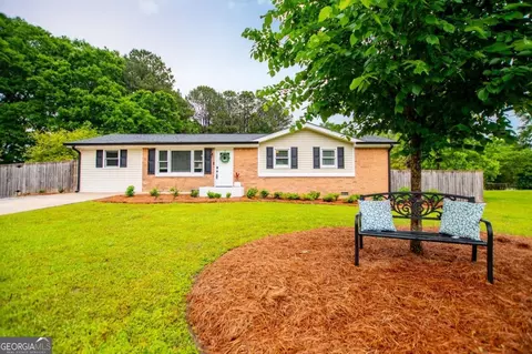 4529 Lakeview Dr, Powder Springs, GA 30127