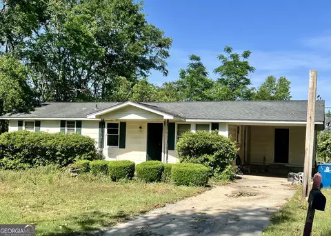 184 Belvue Ave, Lyons, GA 30436