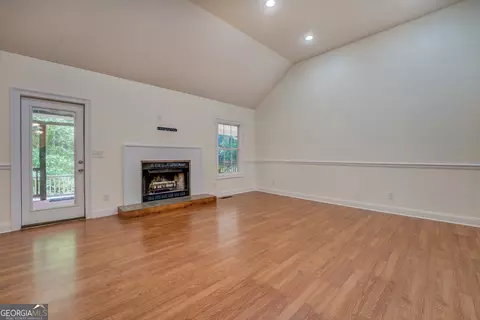 Living - 349 Bowen Hill Rd, Haddock, GA 31033 photo 2 of 6