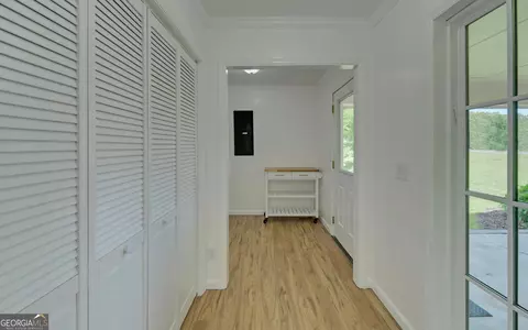 Entry Way - 428 Jordan Rd, Toccoa, GA 30577 photo 2 of 2