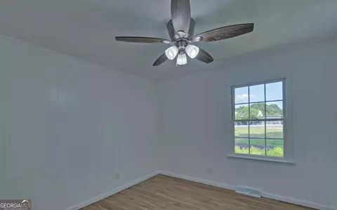 Bedroom - 428 Jordan Rd, Toccoa, GA 30577 photo 2 of 5
