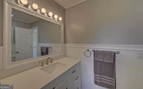 Bath - 428 Jordan Rd, Toccoa, GA 30577 photo 2 of 3