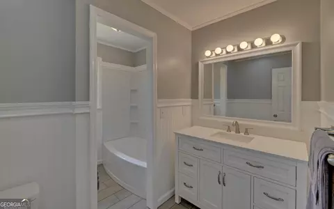 Bath - 428 Jordan Rd, Toccoa, GA 30577 photo 3 of 3