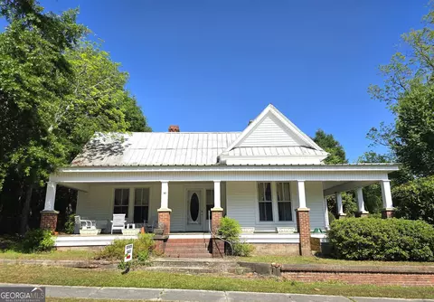 61 Calhoun St, Gibson, GA 30810