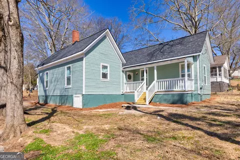 11 Pine St, Covington, GA 30014