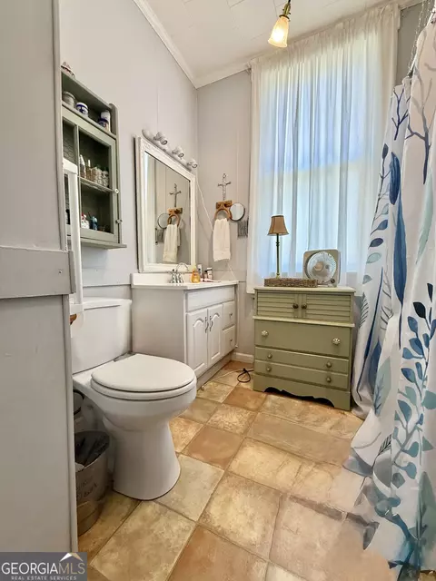 Bath - 307 Harwell Ave, Lagrange, GA 30240 photo 3 of 4