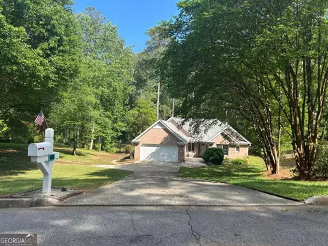 4333 Deer Ridge Ct, Lilburn, GA 30047