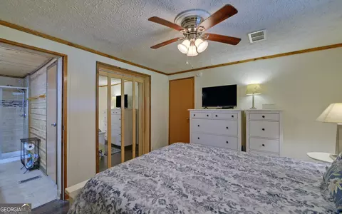 Bedroom - 446 Mcmurray Lake Rd, Toccoa, GA 30577 photo 2 of 6