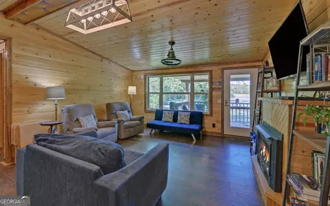 Living - 446 Mcmurray Lake Rd, Toccoa, GA 30577 photo 1 of 2