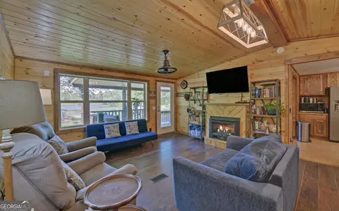 Living - 446 Mcmurray Lake Rd, Toccoa, GA 30577 photo 2 of 2