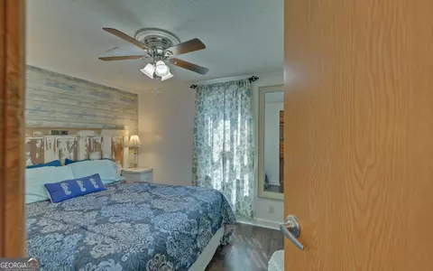 Bedroom - 446 Mcmurray Lake Rd, Toccoa, GA 30577 photo 4 of 6