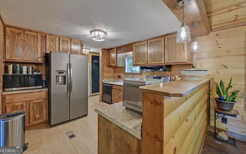 Kitchen - 446 Mcmurray Lake Rd, Toccoa, GA 30577 photo 1 of 2