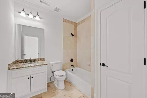 Bath - 8745 Islesworth Ct, Duluth, GA 30097 photo 6 of 8