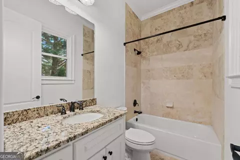 Bath - 8745 Islesworth Ct, Duluth, GA 30097 photo 2 of 8