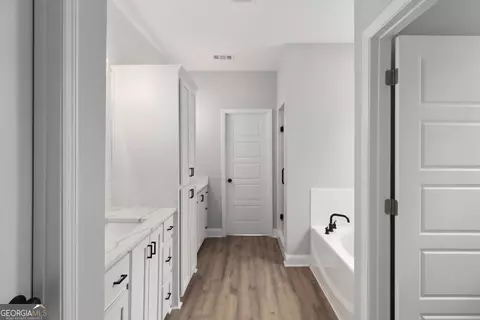 Entry Way - 225 Dean Dr, Guyton, GA 31312 photo 2 of 6