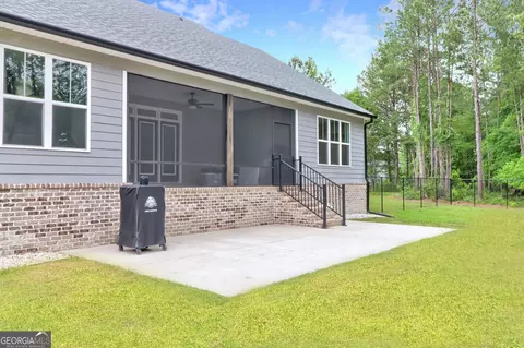 Exterior - 225 Dean Dr, Guyton, GA 31312 photo 6 of 7