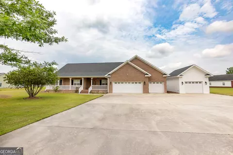 1308 Whitney Lake Rd, Blackshear, GA 31516