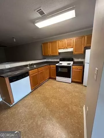 146-148 Arnold Rd, Gray, GA 31032 photo 3