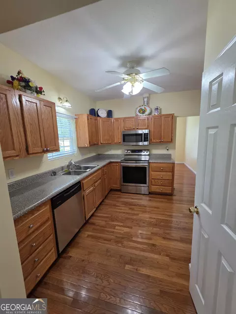 Kitchen - 1450 Highway 27, Summerville, GA 30747 photo 4 of 5