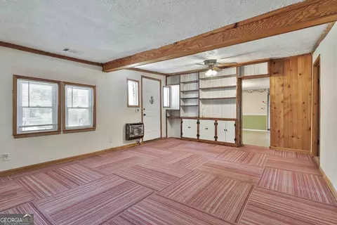 Living - 252 Teaver Rd, Lagrange, GA 30240 photo 3 of 6