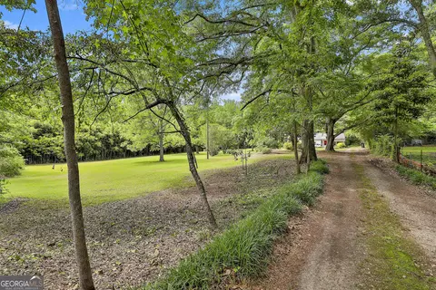 Exterior - 252 Teaver Rd, Lagrange, GA 30240 photo 2 of 23