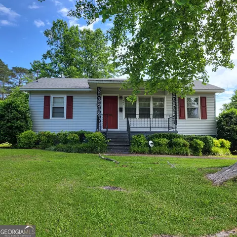 401 Crestview Ln, Valley, AL 36854