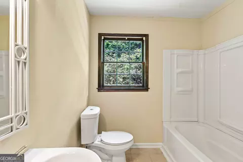 Bath - 121 Stonewood Dr, Toccoa, GA 30577 photo 3 of 3