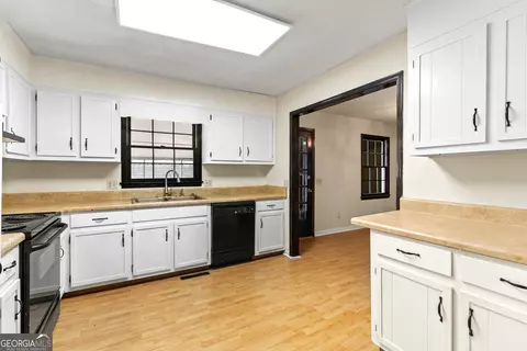 Kitchen - 121 Stonewood Dr, Toccoa, GA 30577 photo 1 of 2