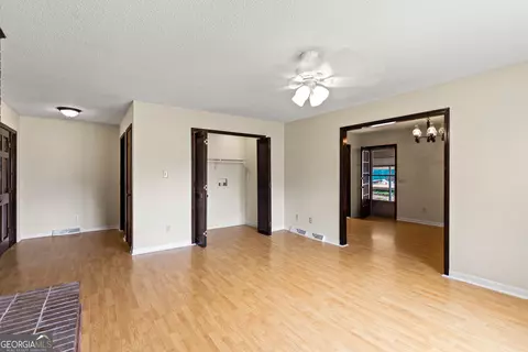 Living - 121 Stonewood Dr, Toccoa, GA 30577 photo 4 of 6