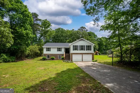 Exterior - 121 Stonewood Dr, Toccoa, GA 30577 photo 2 of 6