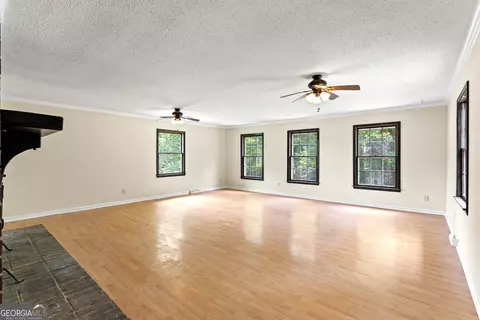 Living - 121 Stonewood Dr, Toccoa, GA 30577 photo 5 of 6