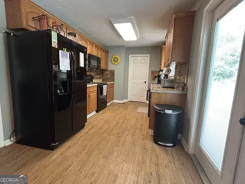 Kitchen - 3550 W Point Rd, Lagrange, GA 30240 photo 1 of 7
