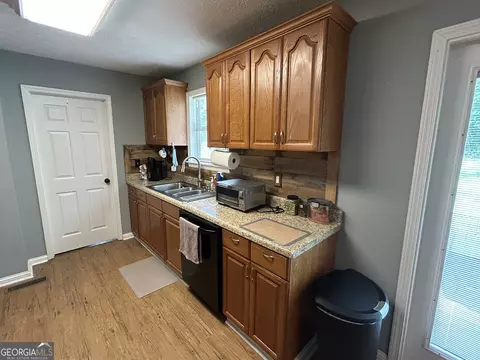 Kitchen - 3550 W Point Rd, Lagrange, GA 30240 photo 3 of 7