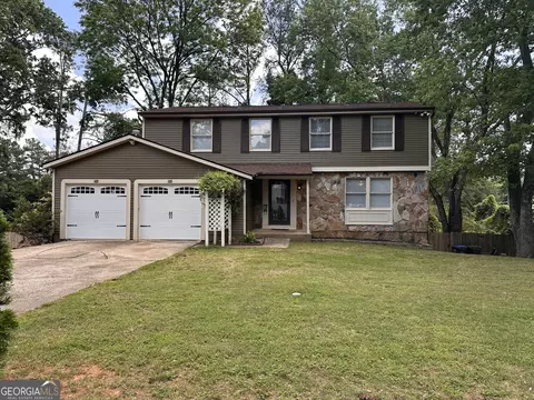 1055 Worthington Hills Dr, Roswell, GA 30076