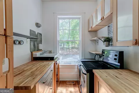 Kitchen - 80 Charter Oak Dr, Athens, GA 30607 photo 1 of 2