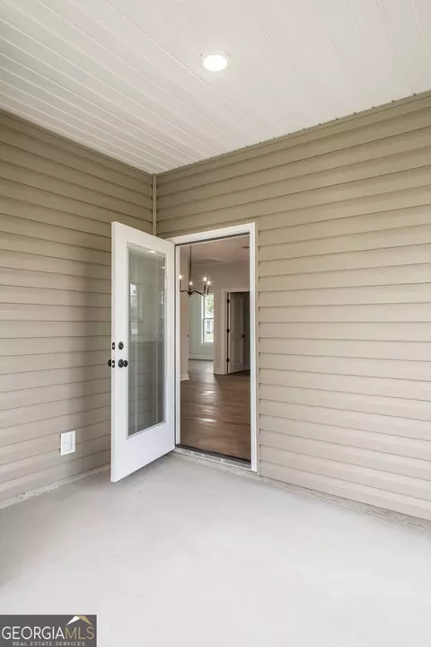Exterior - 322 Walker St, Blackshear, GA 31516 photo 3 of 5