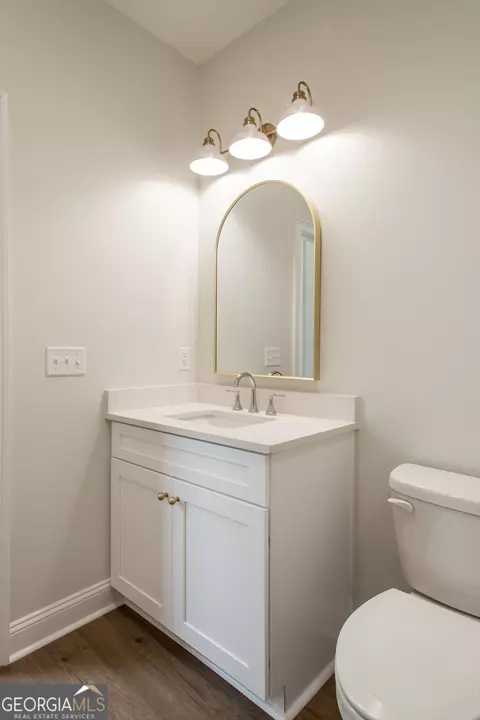 Bath - 322 Walker St, Blackshear, GA 31516 photo 4 of 4
