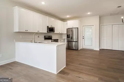 Kitchen - 322 Walker St, Blackshear, GA 31516 photo 1 of 3