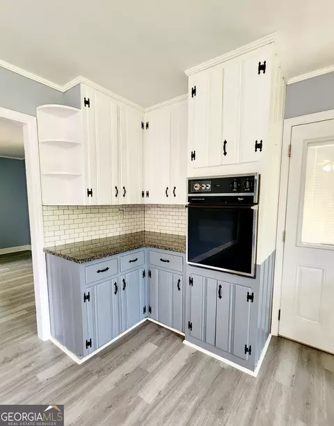 Kitchen - 111 Oconee St, Warner Robins, GA 31088 photo 2 of 3