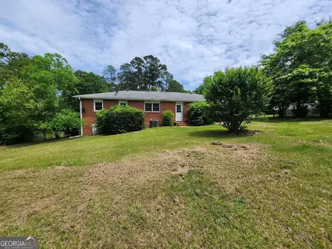 Exterior - 111 Oconee St, Warner Robins, GA 31088 photo 2 of 2