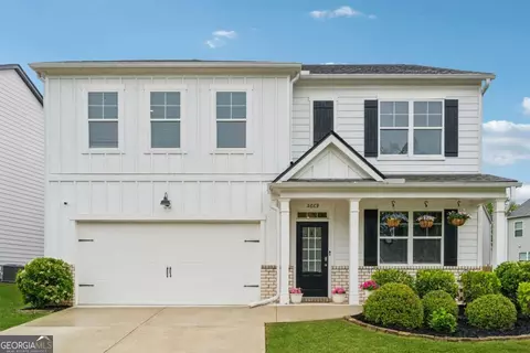 5669 Whistling Sparrow Ln, Flowery Branch, GA 30542