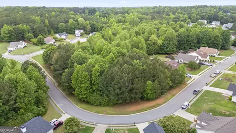 110 Meadowbrook Ln, Grantville, GA 30220