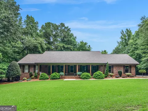 230 Shorewood Ct, Mcdonough, GA 30252